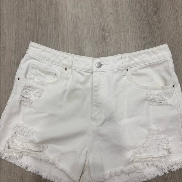 PacSun White Frayed Jean Mom Shorts - Picture 1 of 5